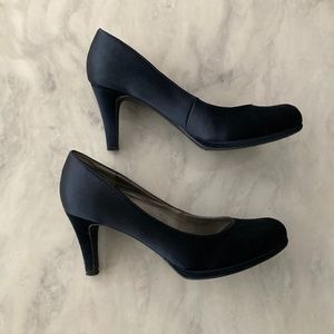 Elegant Naturalizer N5 Comfort Lennox Black Slip-on Heels